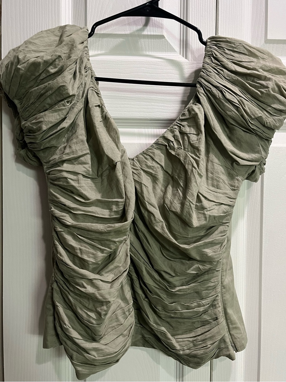 Abercrombie and Fitch Women’s Ruched Puff Sleeve Top